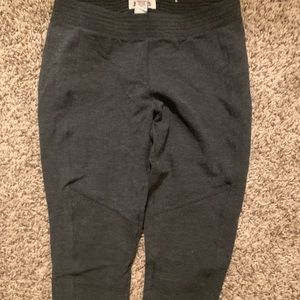 Long grey legging from Mudd